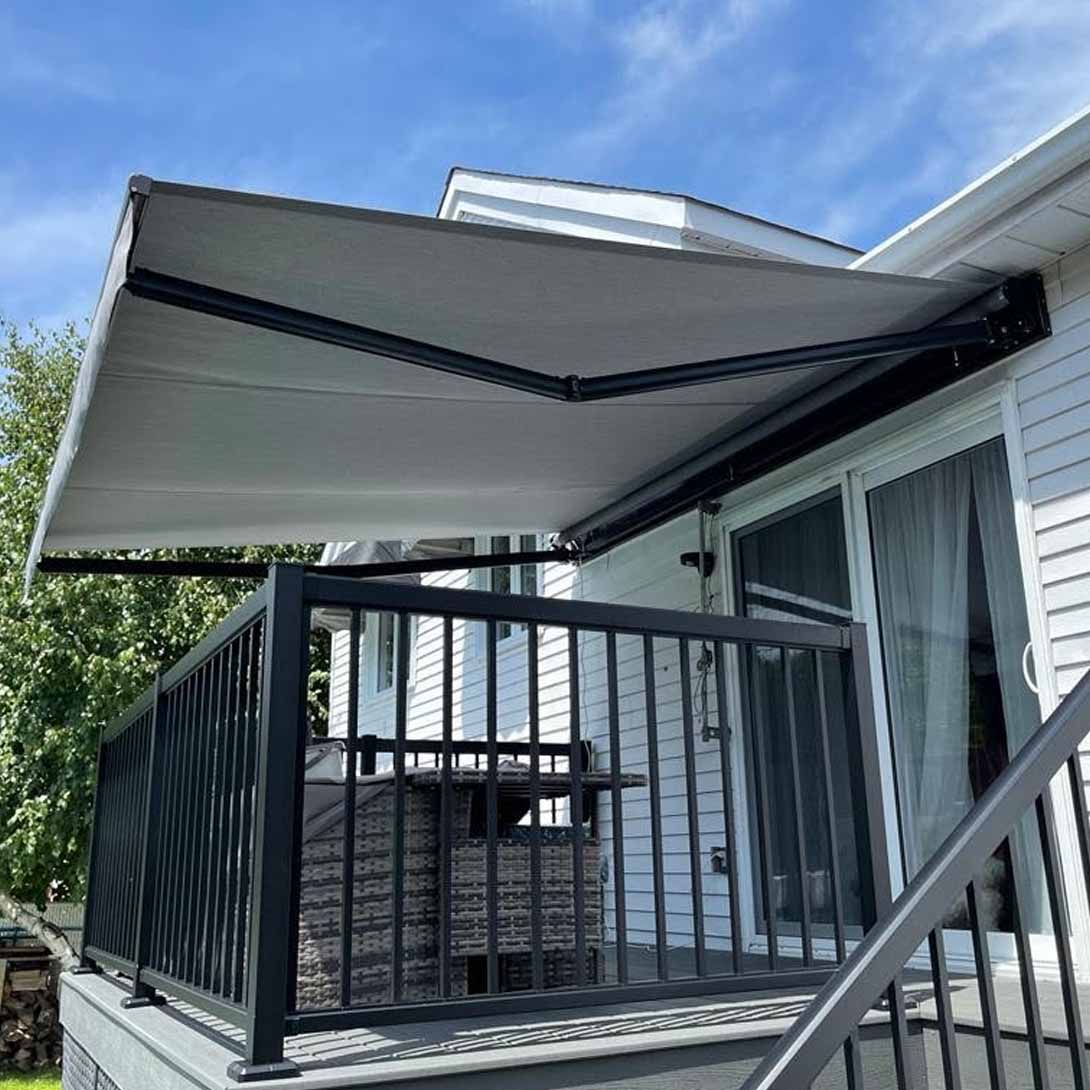 Retractable-awnings-bars-shading-electric-motorized-manual-in-montreal-laval-auvent-royal-2023_0003_Layer-4.jpg